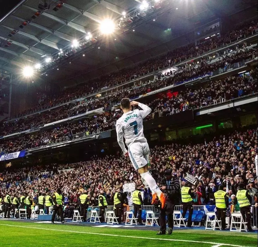 篮球湖人客场取胜，球迷直呼不容易