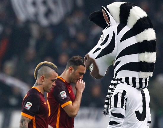 斯洛特帅位悬了？利物浦换帅传闻反转，关键战成救命稻草