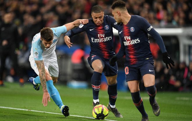 他是全场最耀眼的那个人