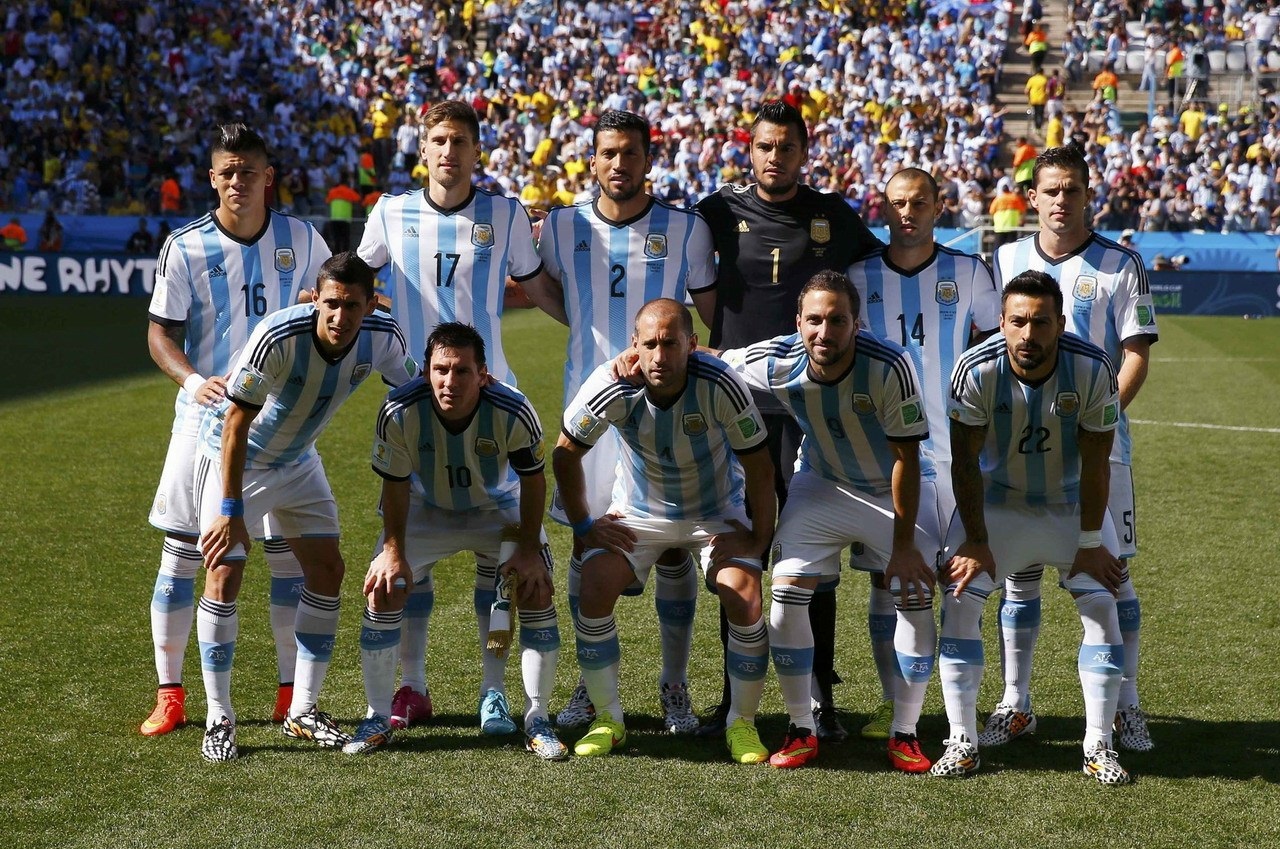 国乒8-2法国！混双+女单+男双全压制，梁靖崑领先被逆转该反思！