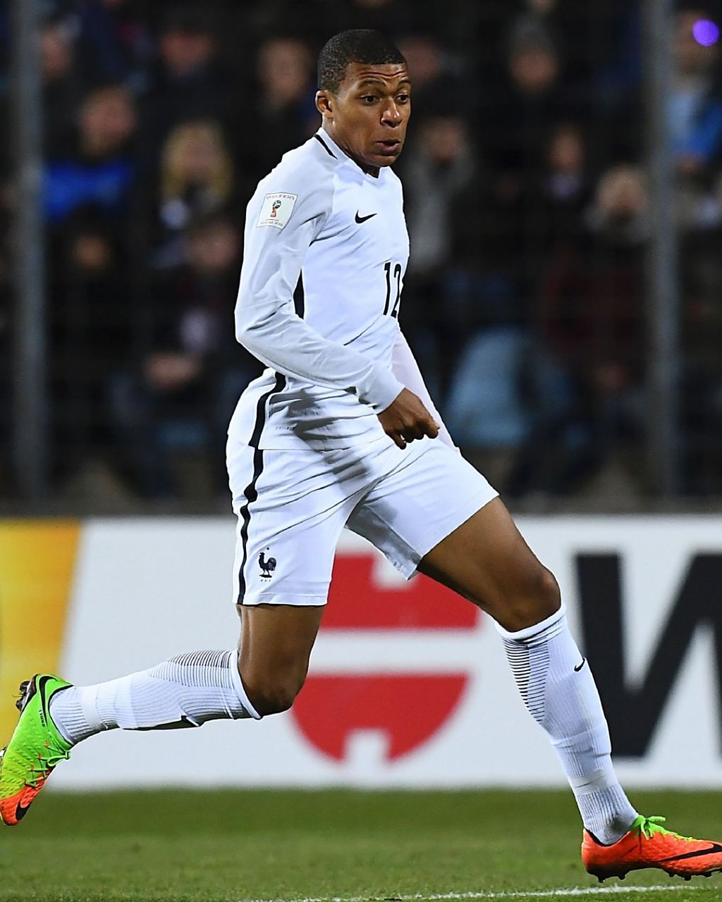 帕克：曼联买拉门斯是质的提升，跟奥纳纳相比他太像个门将了