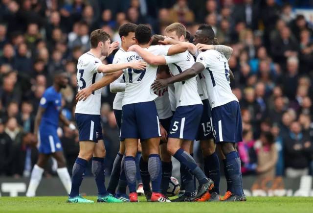 记者：今年租借效力大阪樱花的拉斐尔正与一家中国俱乐部谈判